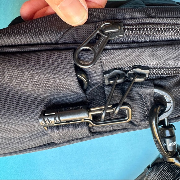 Pacsafe Metrosafe LS100 EUC - Picture 7 of 11